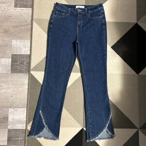 CHARLIE B Front Tulip/Frayed Hem Jeans - Indigo Women's Size 4